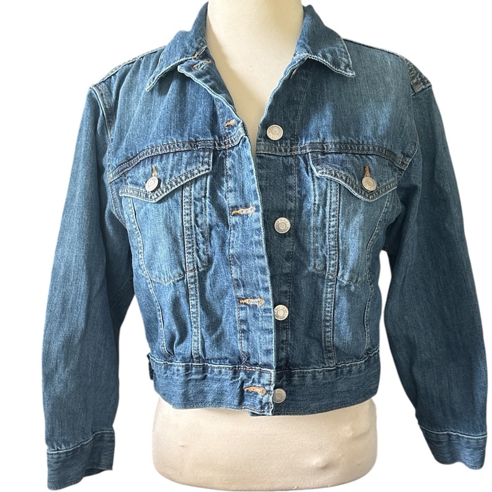 Gap Denim jacket cropped button down front collared Gap on back Size XSmall